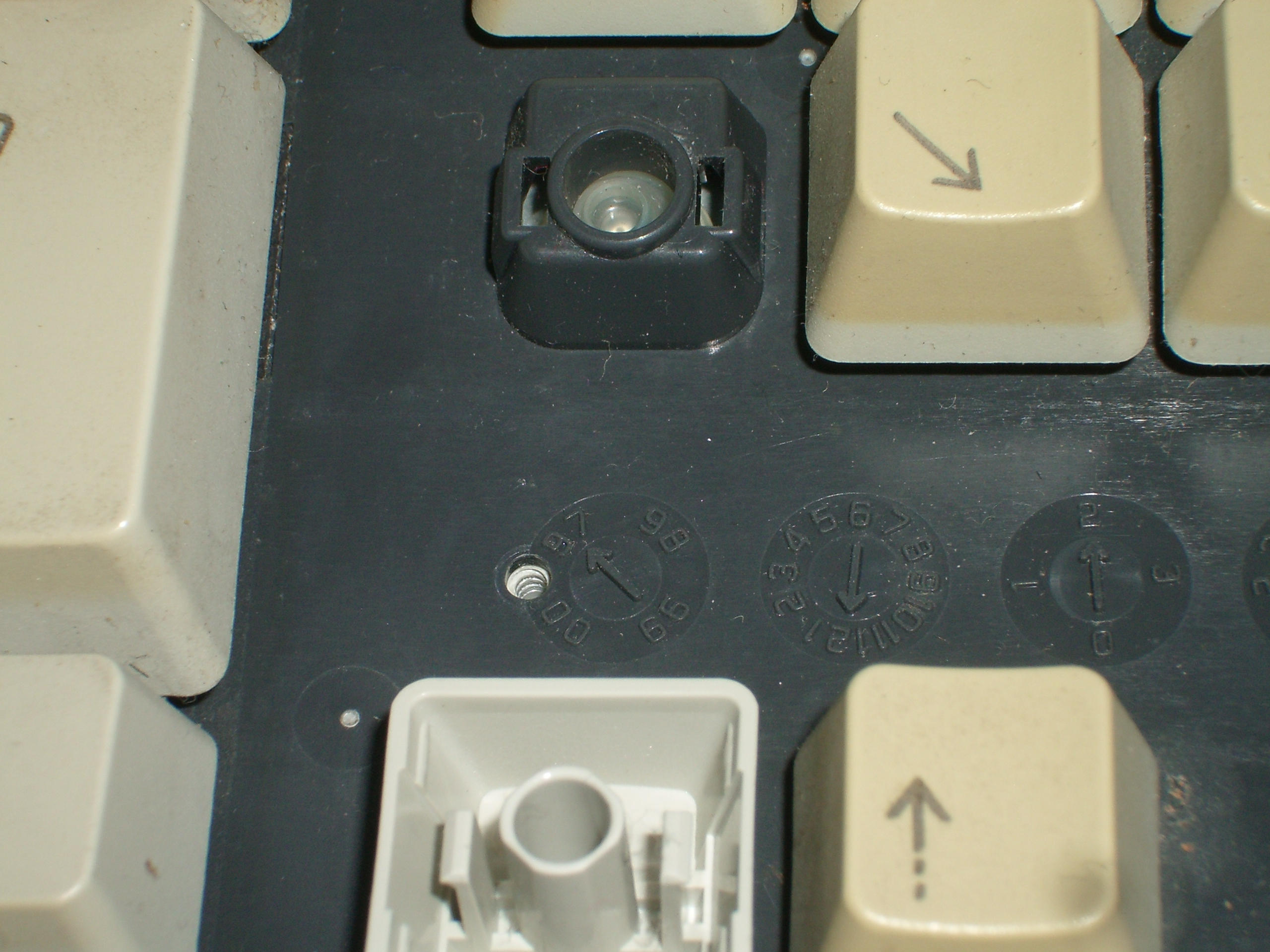 AppleDesign Keyboard (Alps) backplate datestamp.jpg