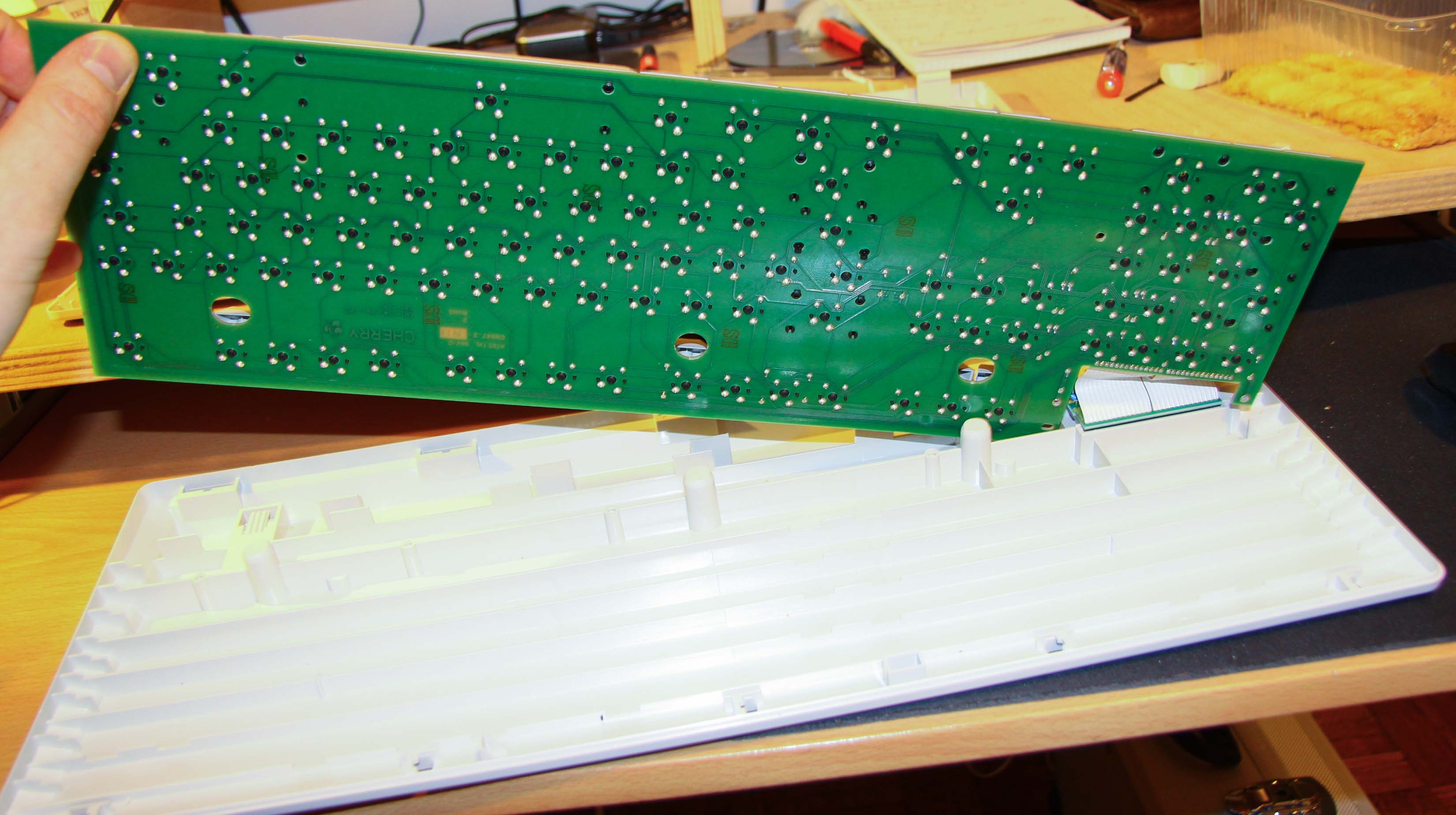 This is the PCB. No screws for that either. I think this makes it more MOD friendly.