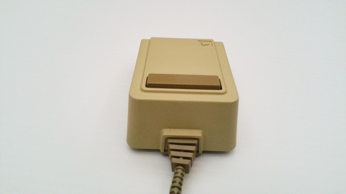 Apple Lisa Mouse - top end