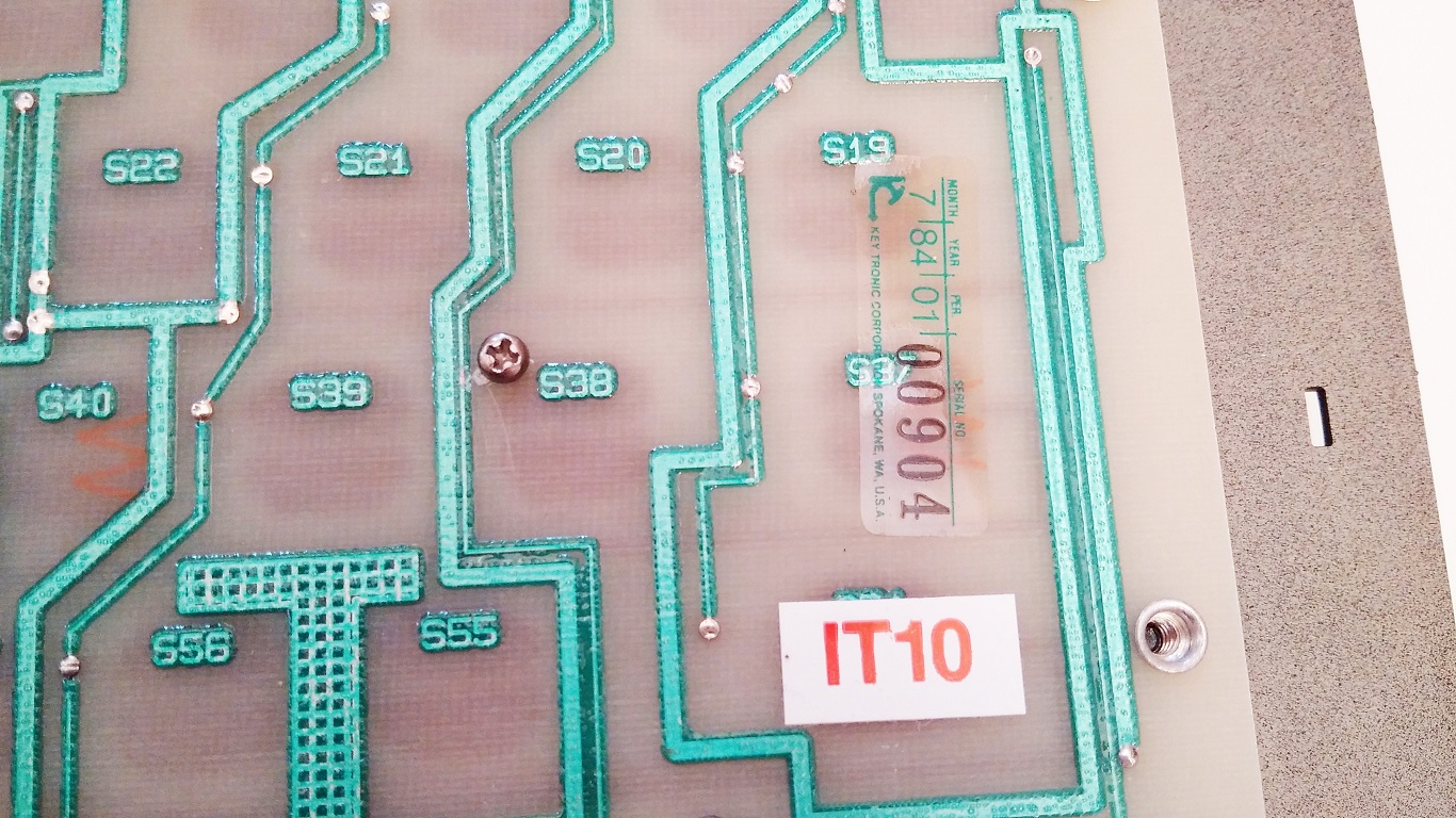 Apple Lisa keyboard - circuit board date