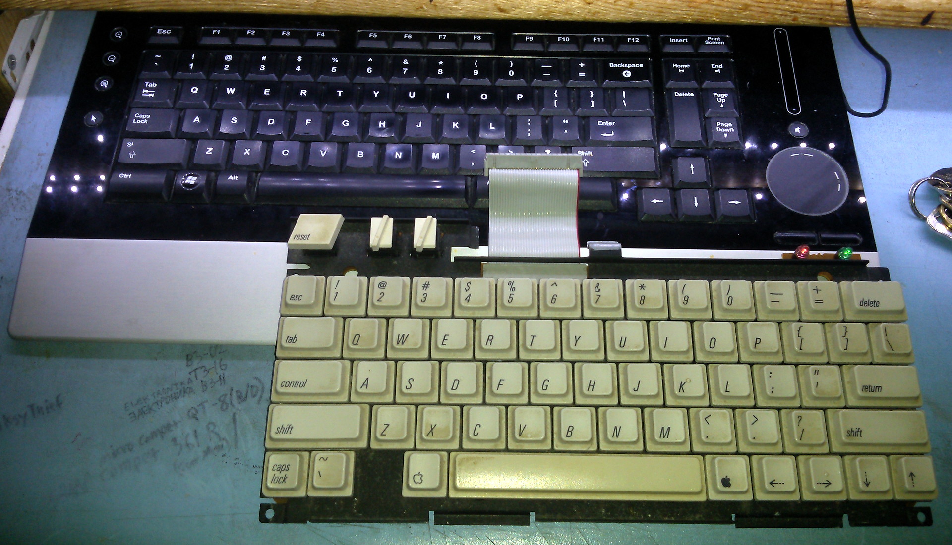 AppleIIcKeyboard-1.jpg