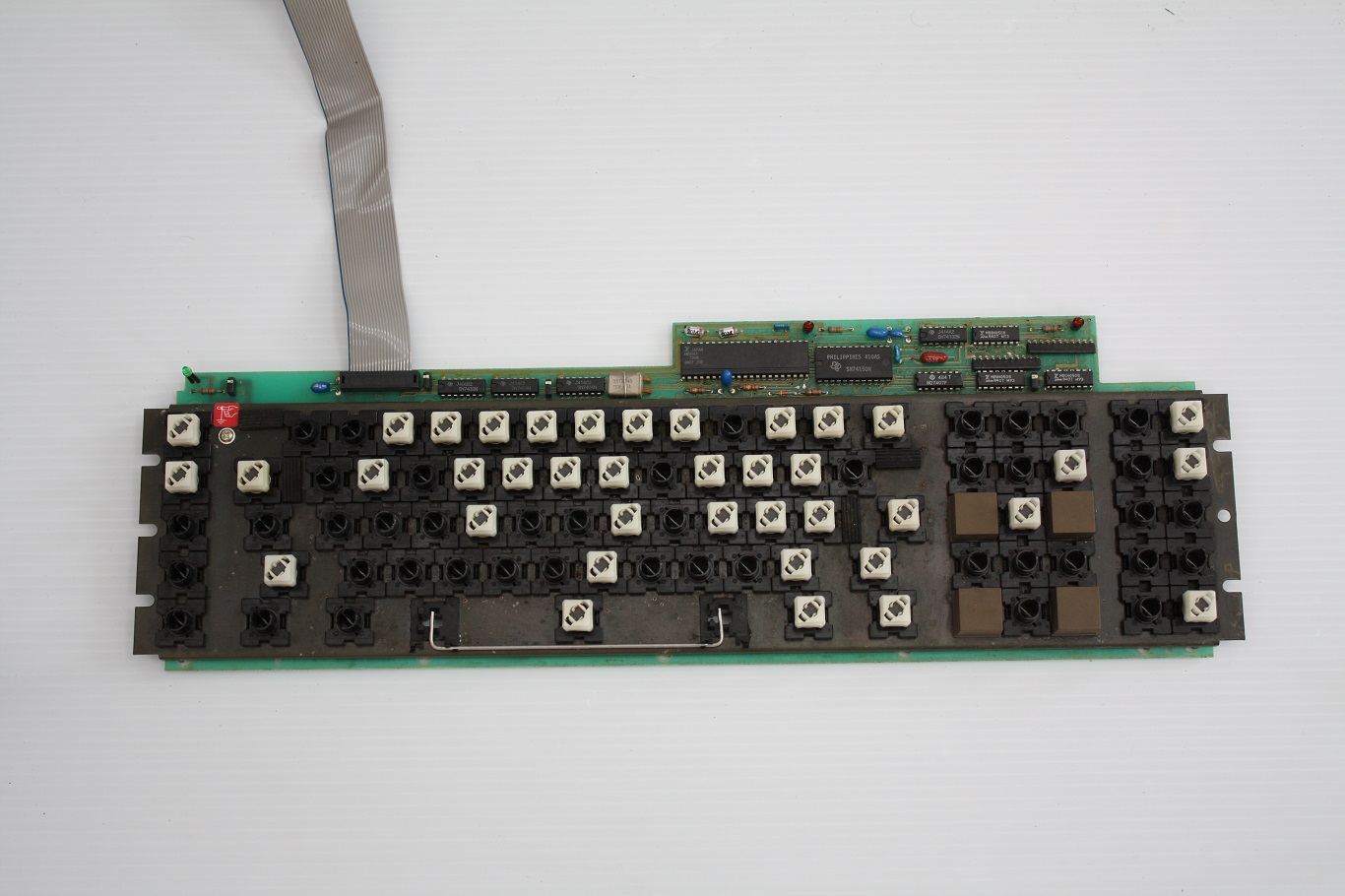 Sony OA-S3400 - keyboard mechanism top (it's hard to remove just the key caps!)