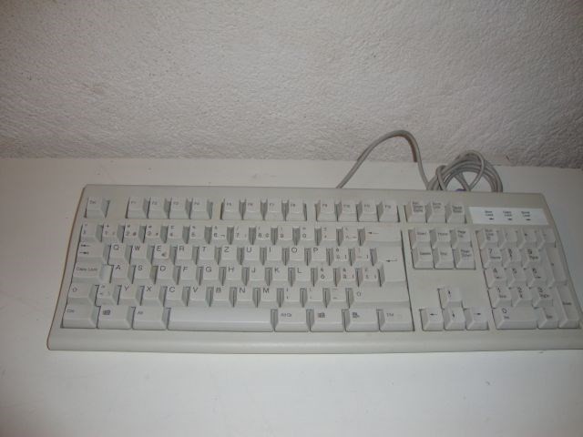 Tastaturen-PC-Tastatur-Unikey.jpg
