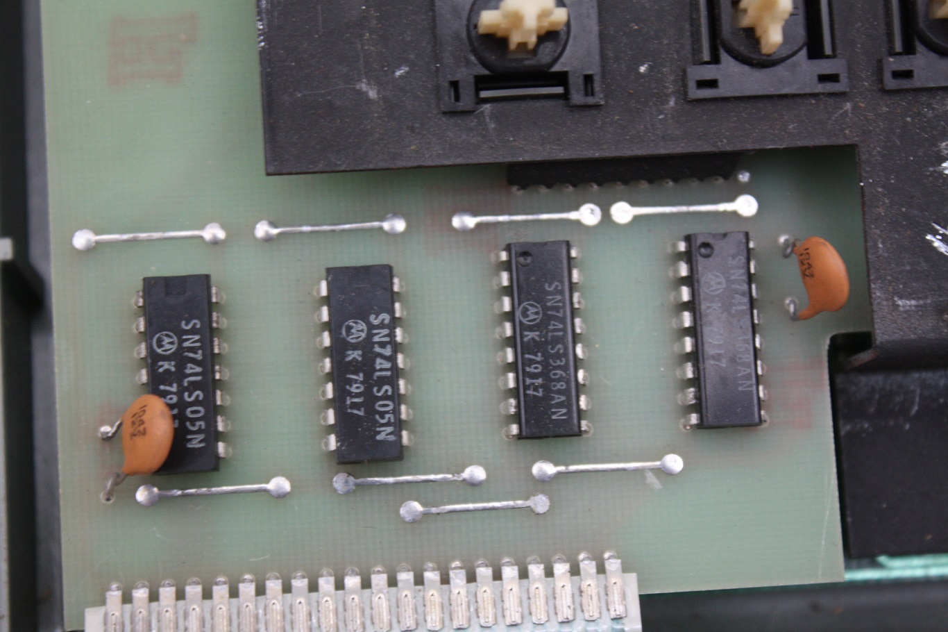 TRS-80 1 Alps - keyboard components to date it