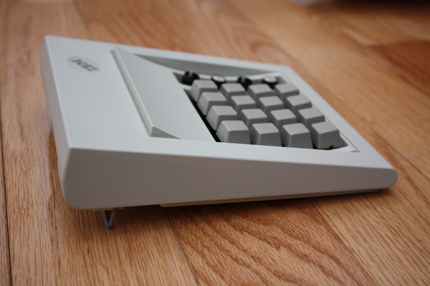 IBM Screen Reader Pad - side profile with stand