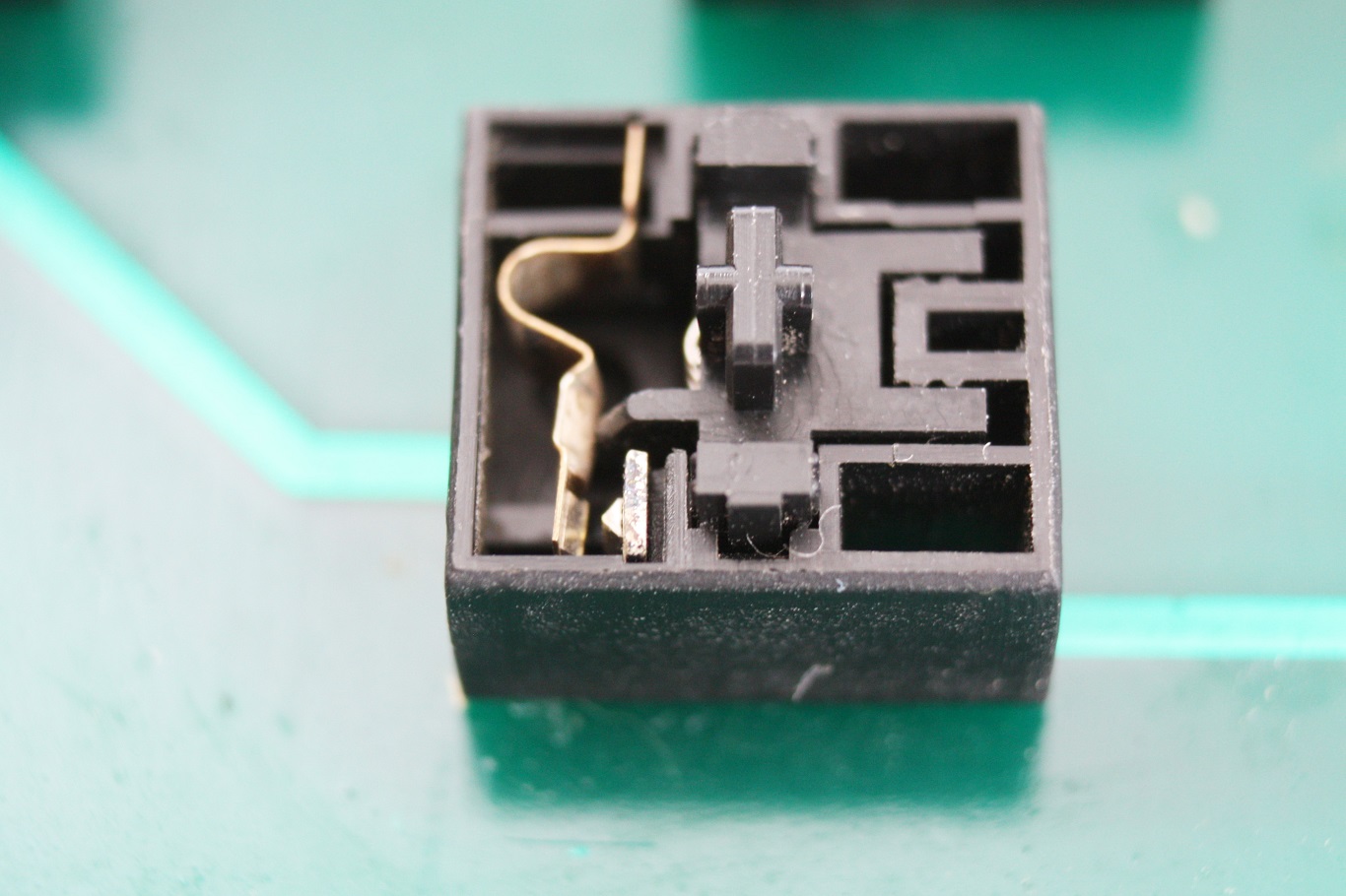 Basis 108 - black 1+u key switch