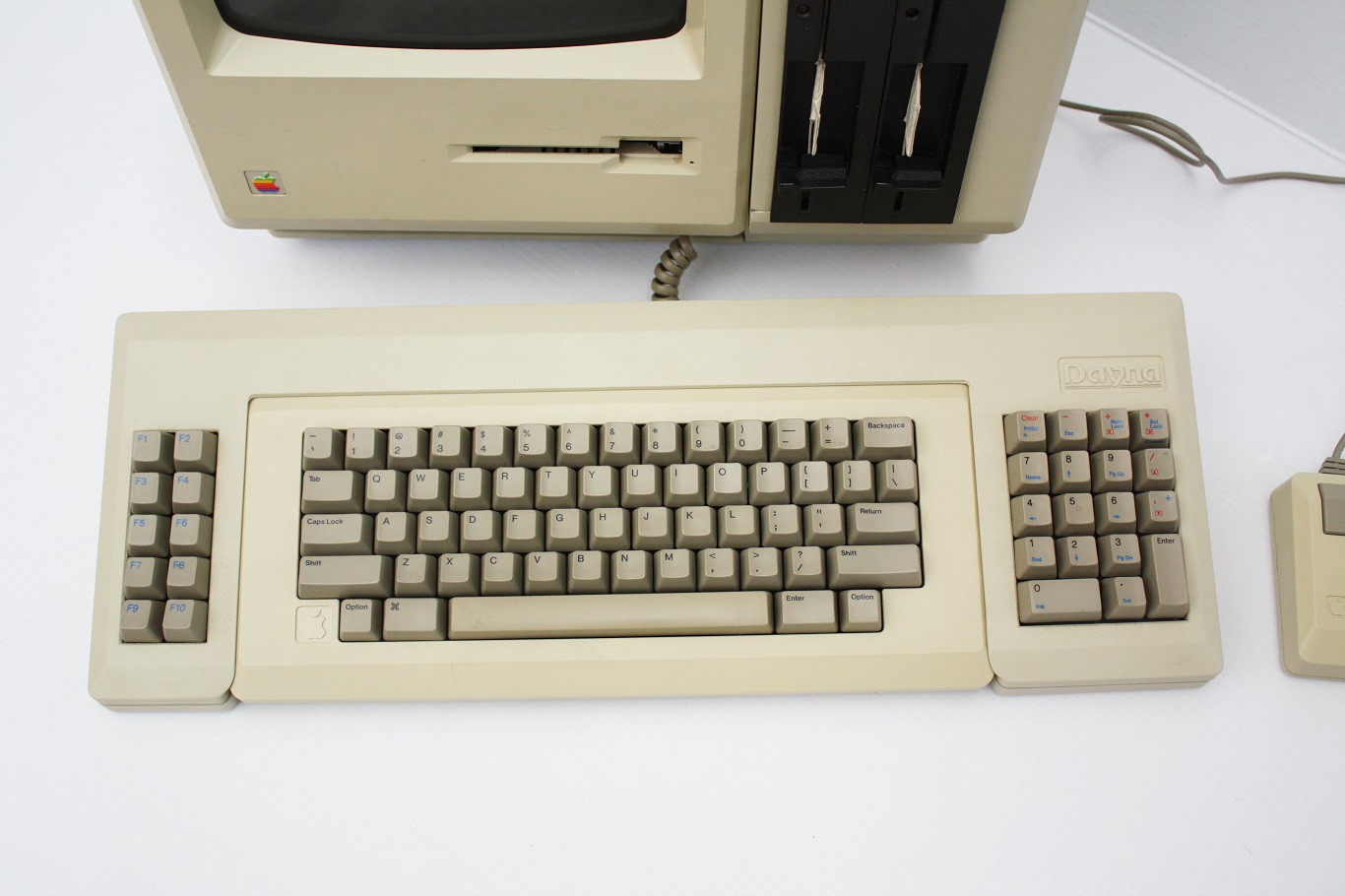 MacCharlie - keyboard extention over Apple M0110 keyboard top