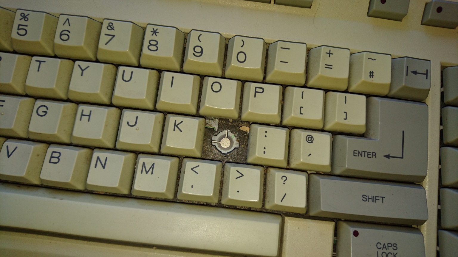 The switch is highly modular and can be removed/put back with almost no issue at all.<br />To my surprise, i found what looked like a capacitive plate underneath, wonder if it is.