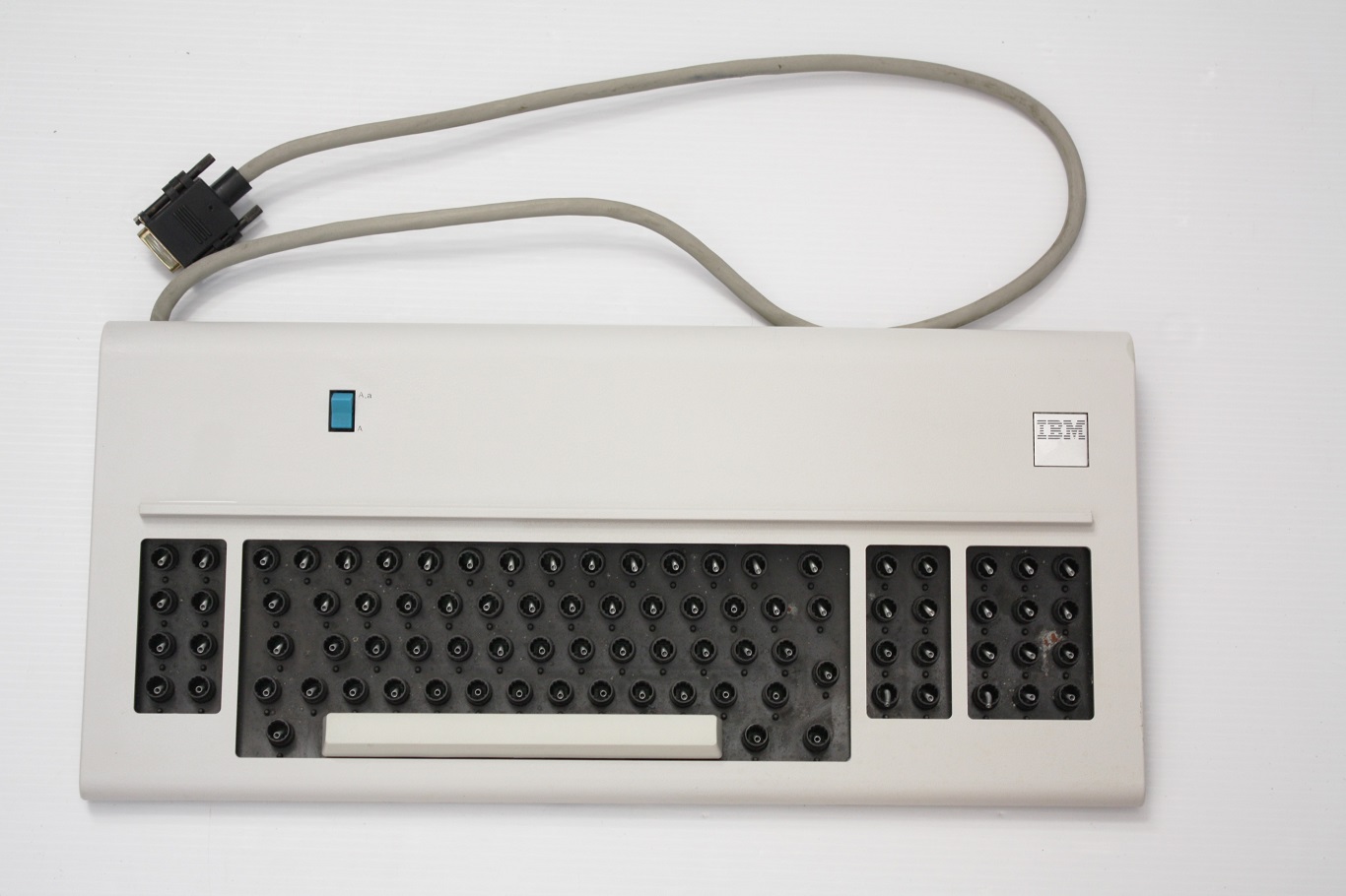 IBM 6052101 - key caps removed