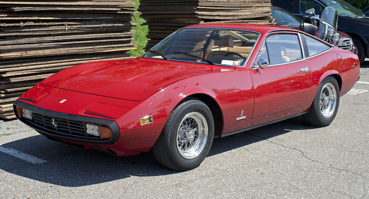 1972_Ferrari_365_GTC_red.jpg