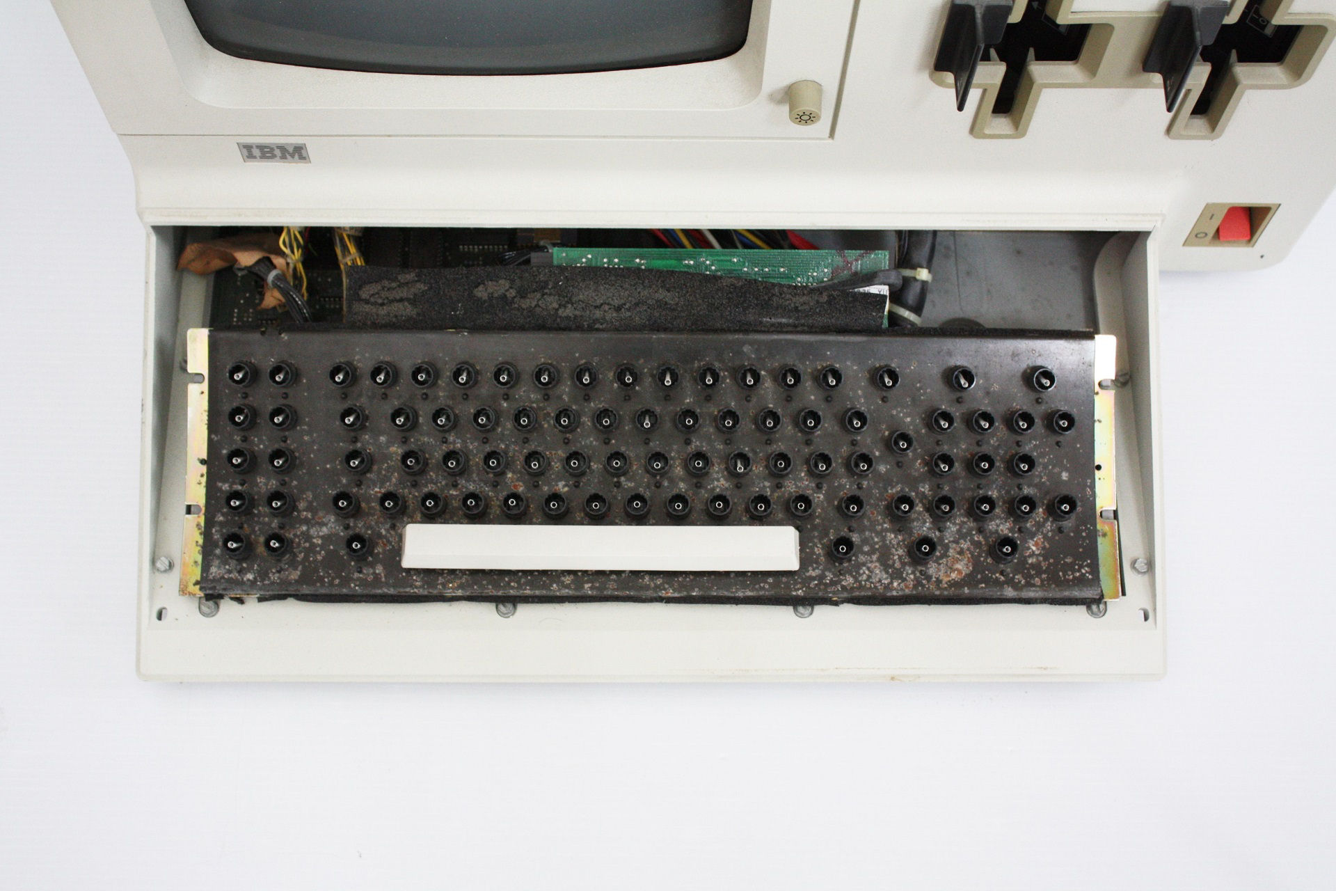 IBM 5322 - keyboard cover removed