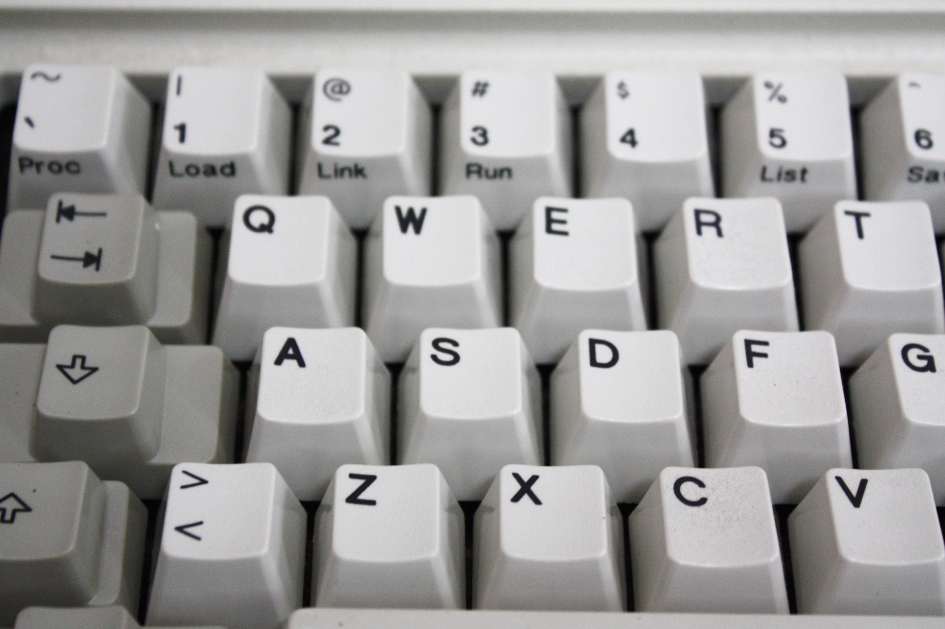 IBM 5322 - keyboard closeup profile