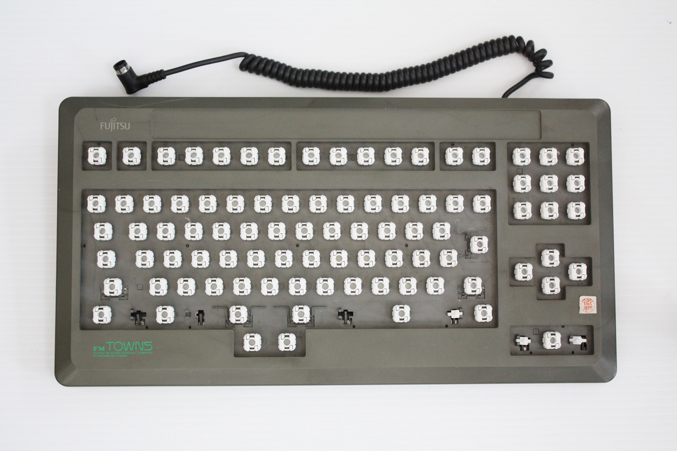 FMT-KB202A - keyboard with key caps removed