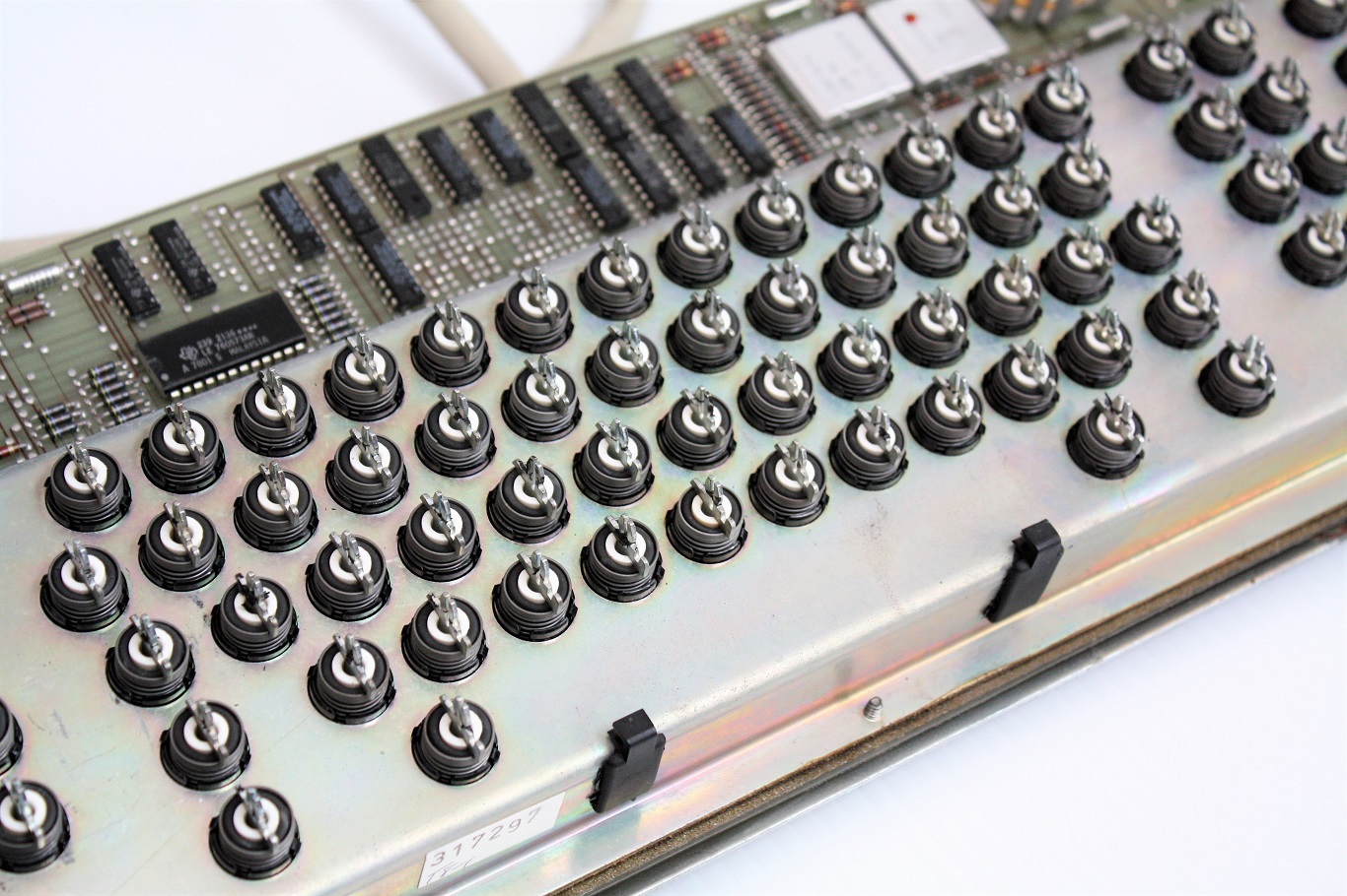 IBM 3277 keyboard - beamspring switches without key caps