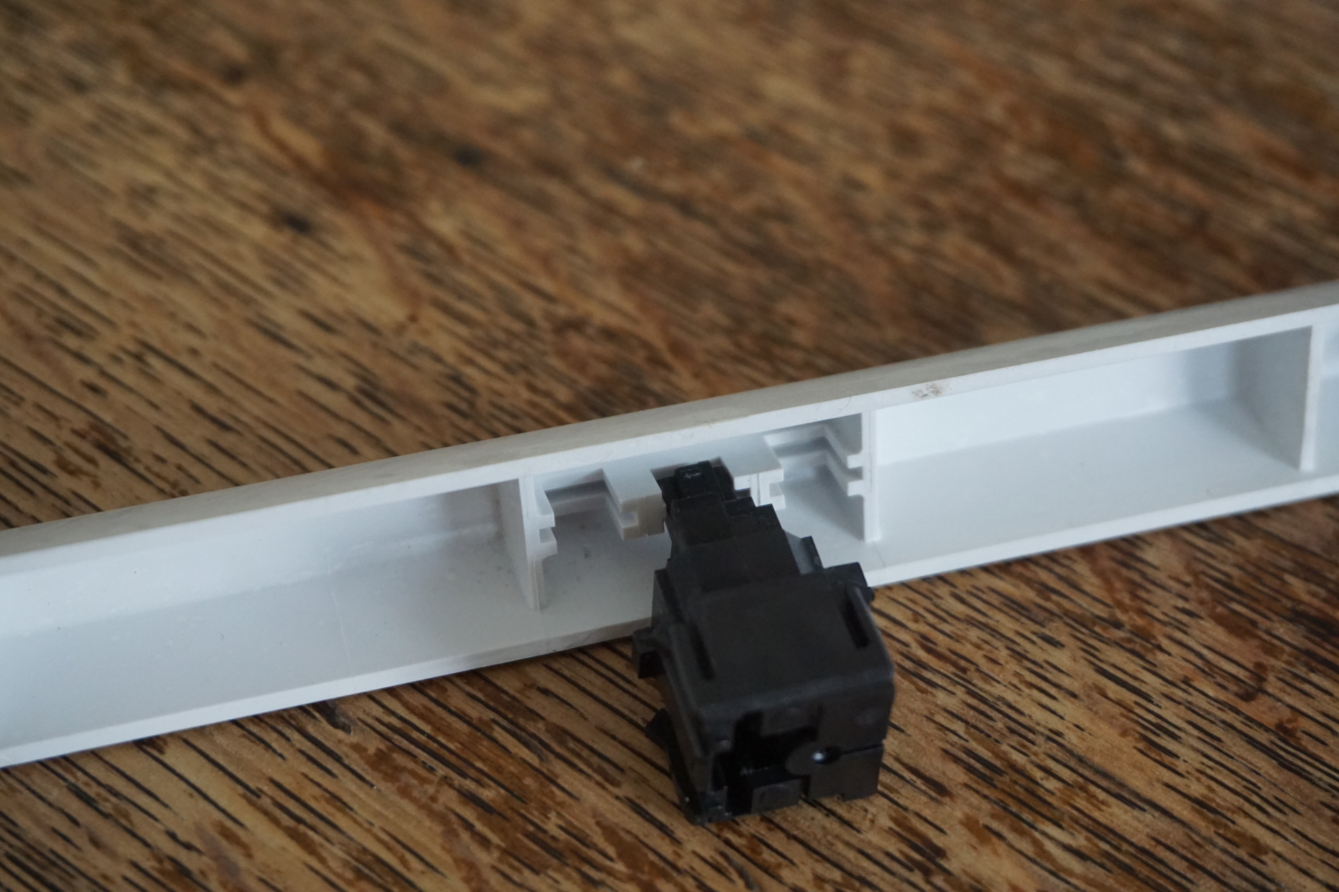 spacebar switch mount 2.JPG