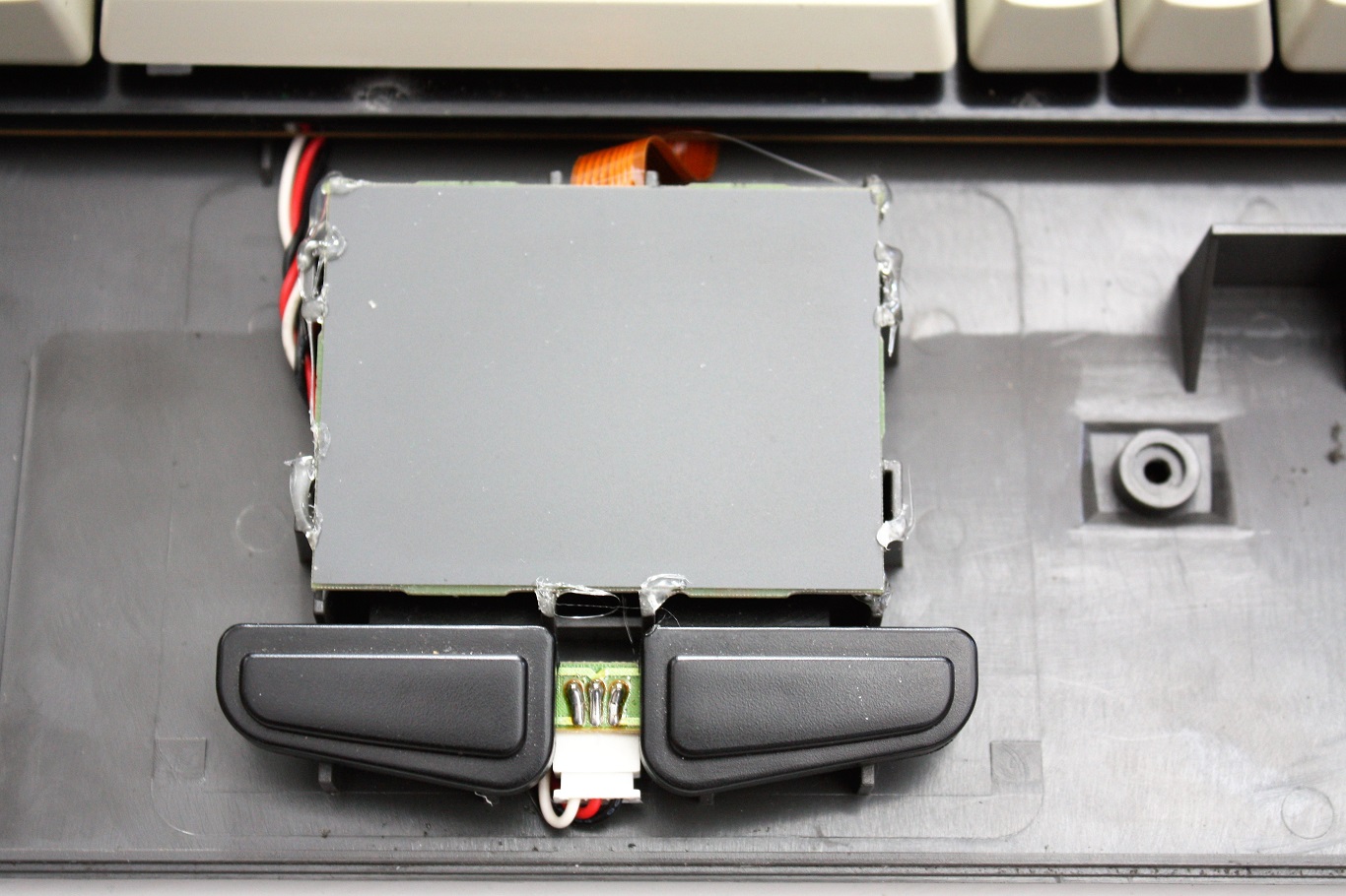 Prism N7 - integrated mouse pad