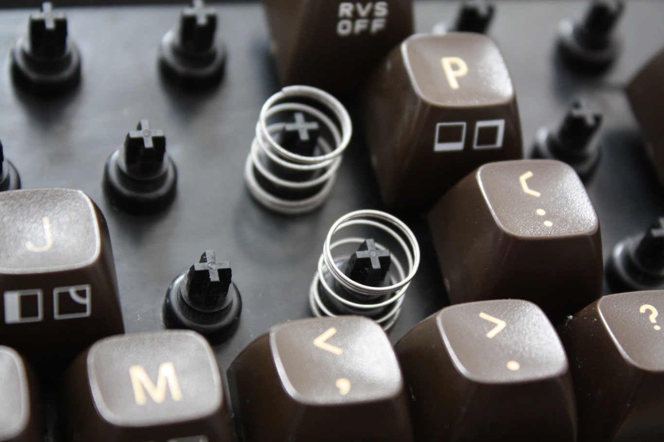 Educator 64 - key switches with springs