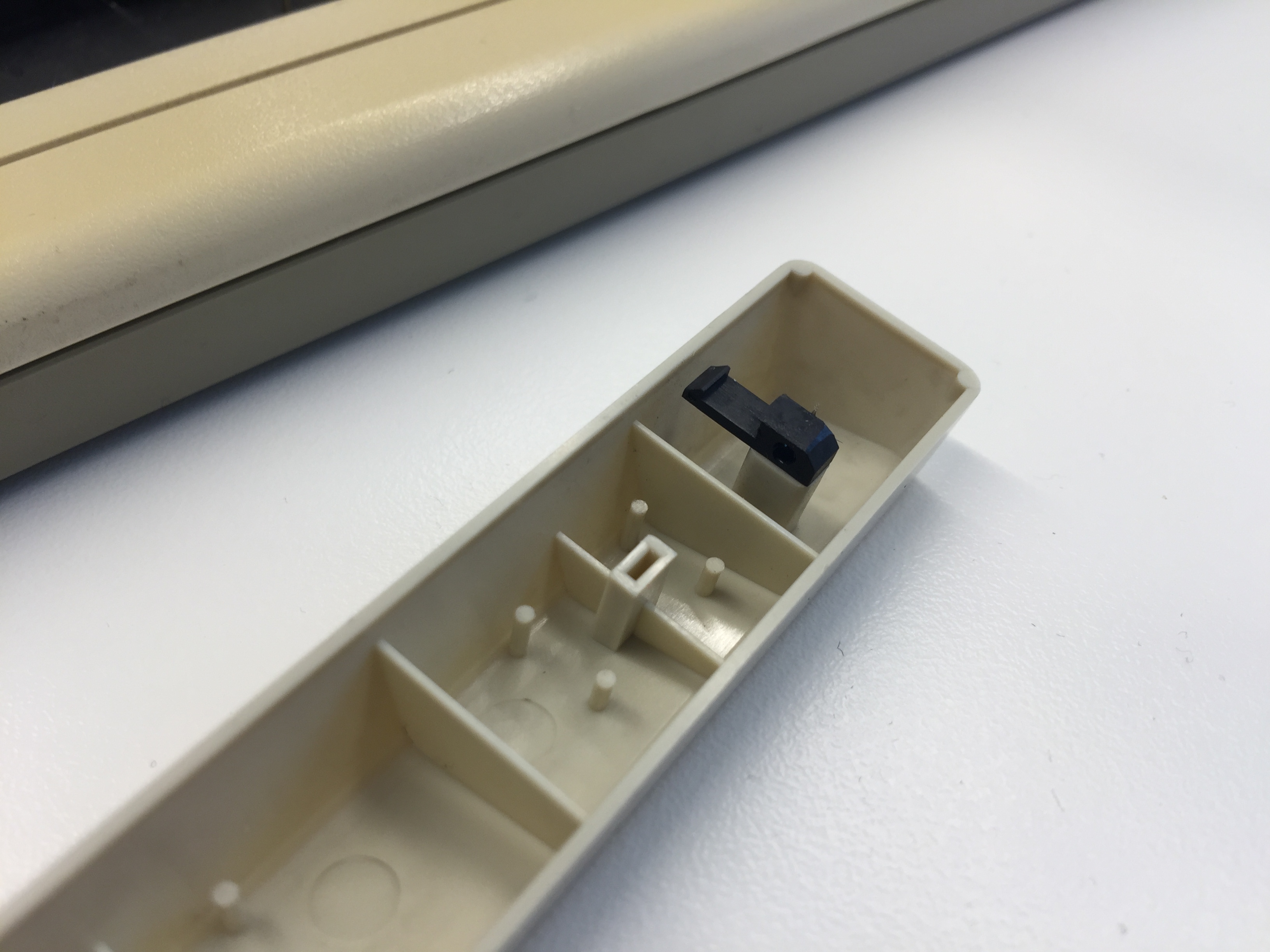 Broken stabilizer holder