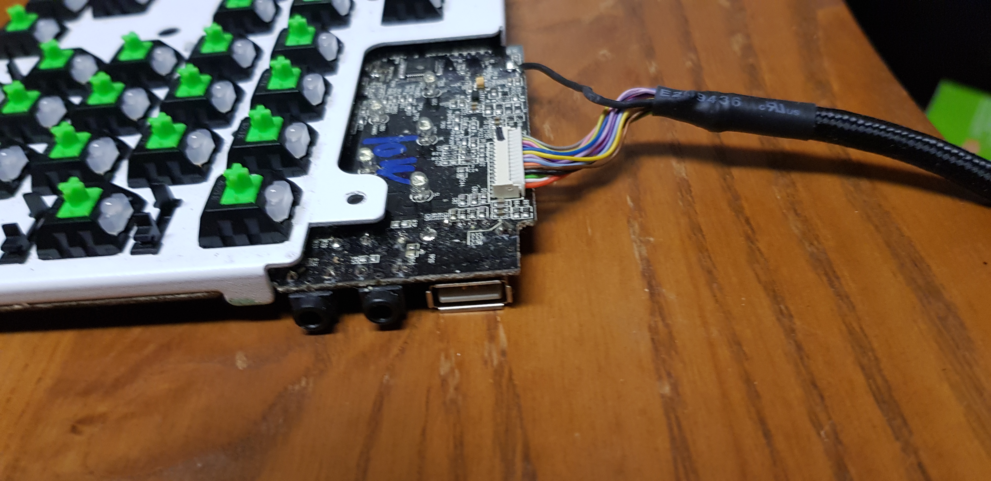 picture of the ports for pass through