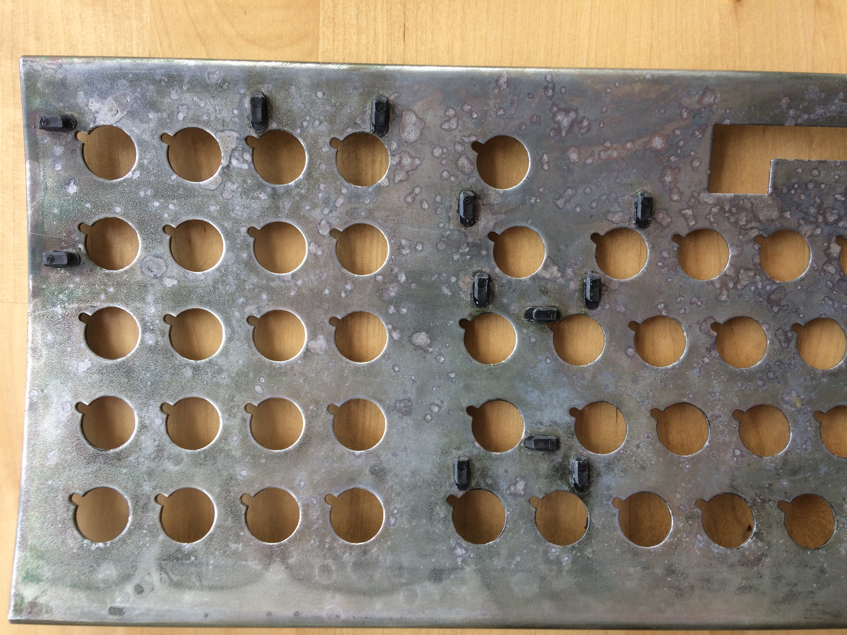 IBM AT Model F – Cleaned barrel plate (focus on stabilizer clips)