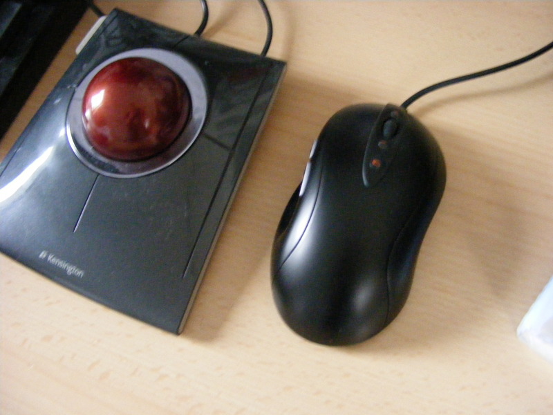 Logitech MX518 black top view