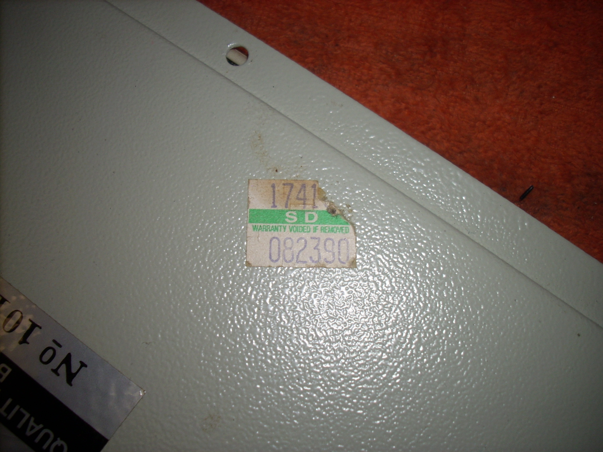 small paper label "SD"?