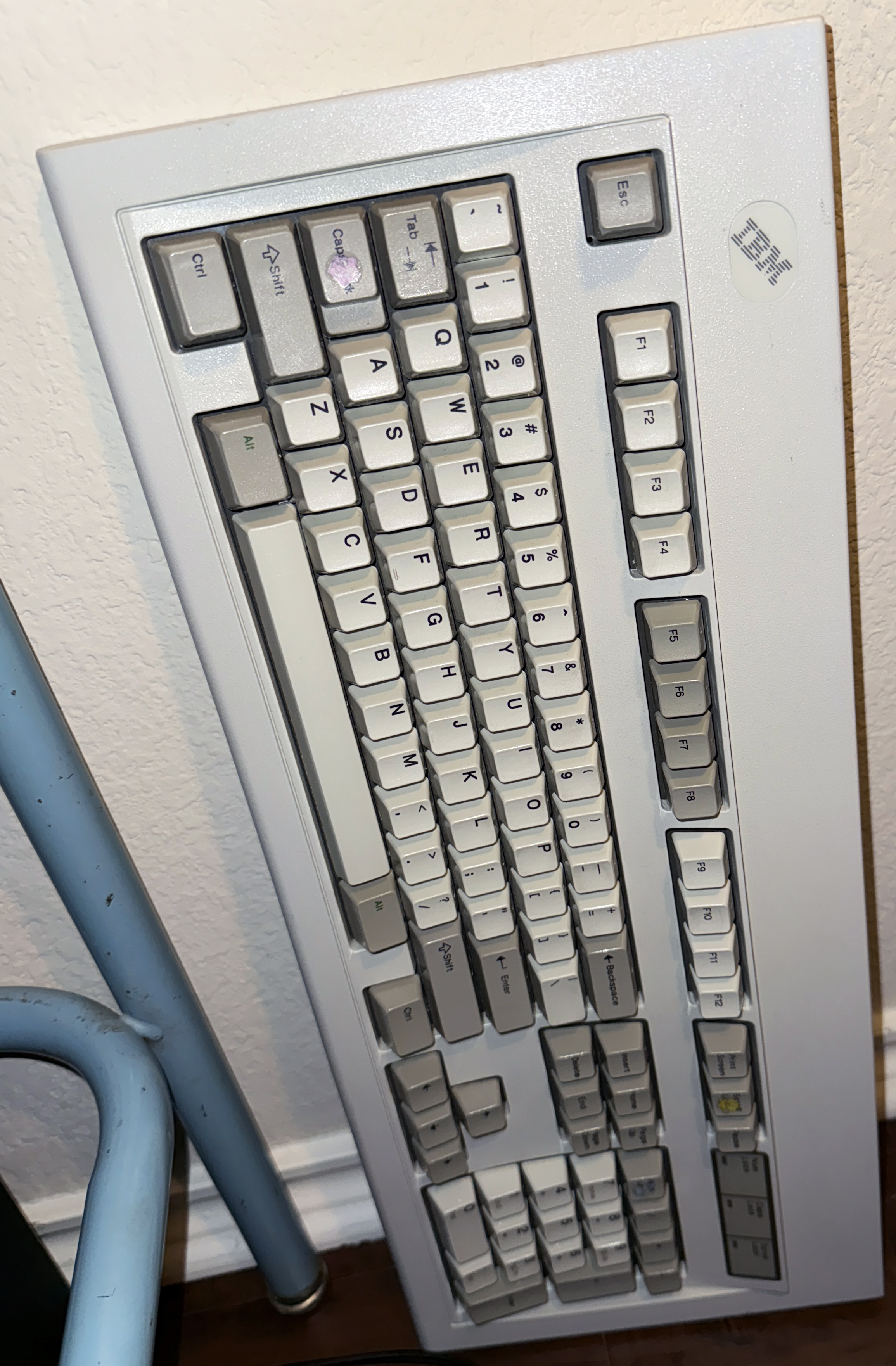 I found this early 1988 model M at a tag sale, in new condition. It's lighter than the 1986 and '87 keyboards. Added dinosaur stickers to a few keys.<br /><br />.