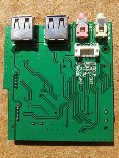 Bottom side of Steelseries 7G controller