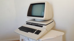 Commodore 8032-SK.jpg